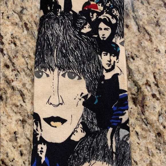🎵SOLD🎵The Beatles Vintage Tie 1996 Revolver - Picture 2 of 7